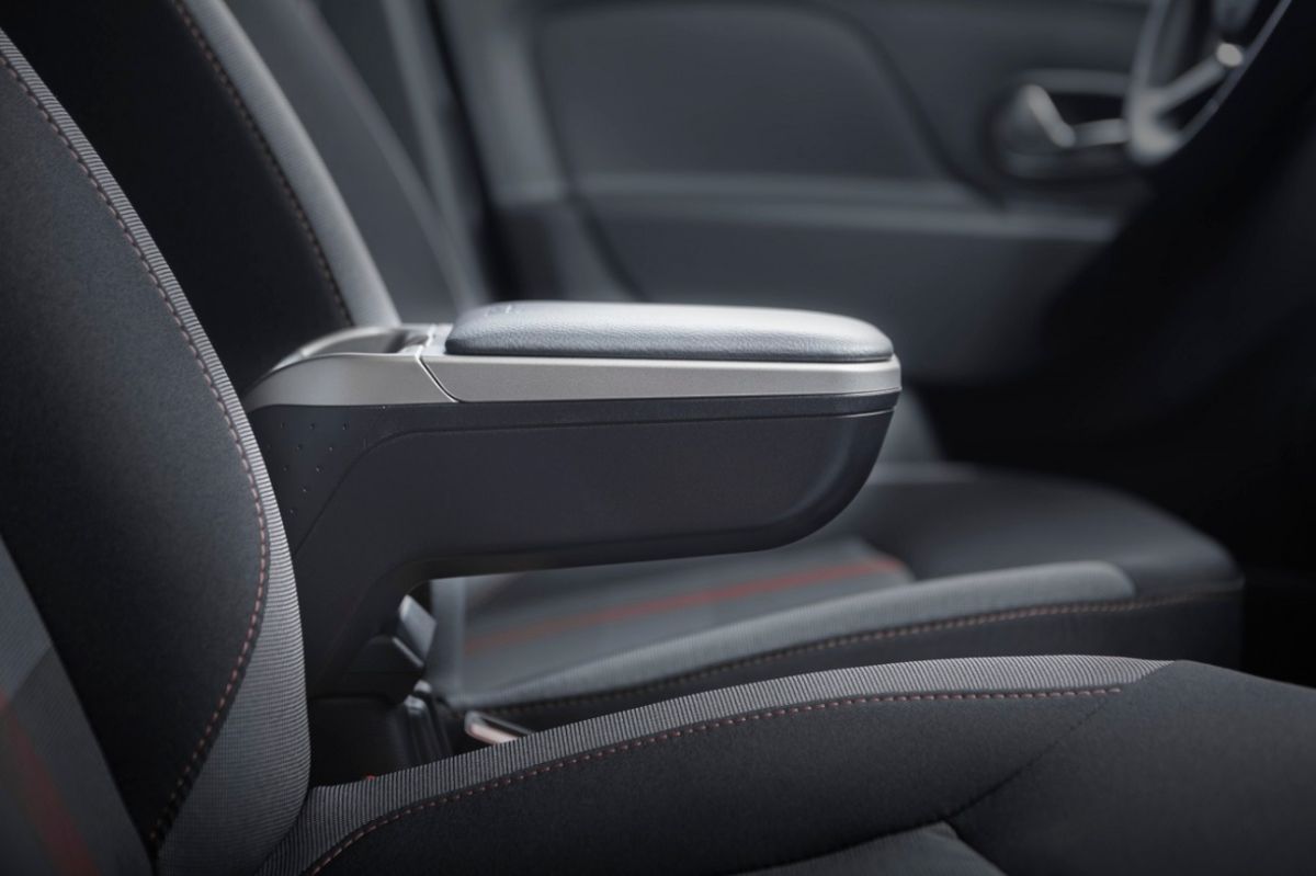 Duster II (2018-2024) - Cotiera Premium cu buzunar - negru cu argintiu