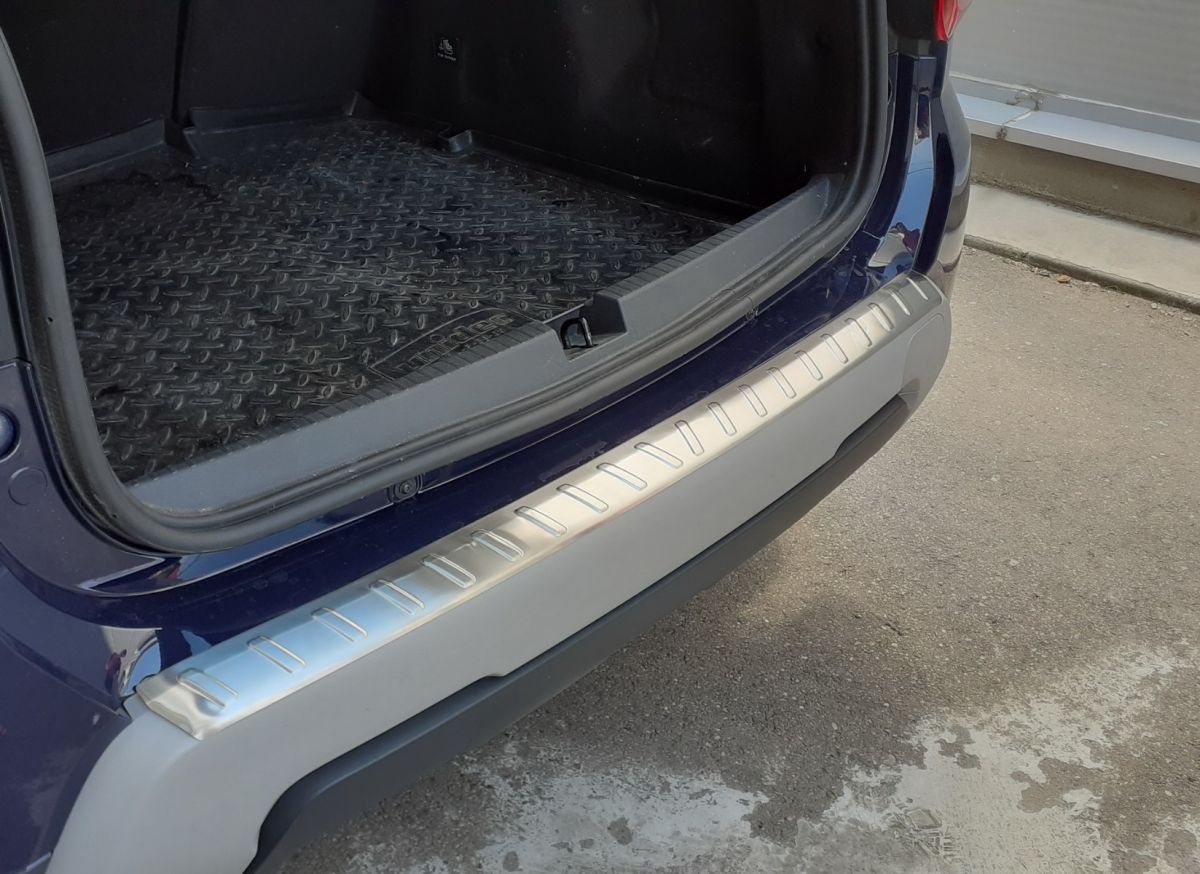 Duster II (2018-2024) - Ornament protectie portbagaj Chrome