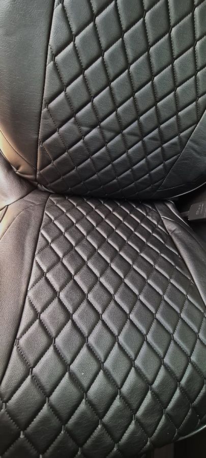 Duster II (2018-2024) - Huse de scaun DELUXE Piele Neagra -compatibile cu cotiera laterala 