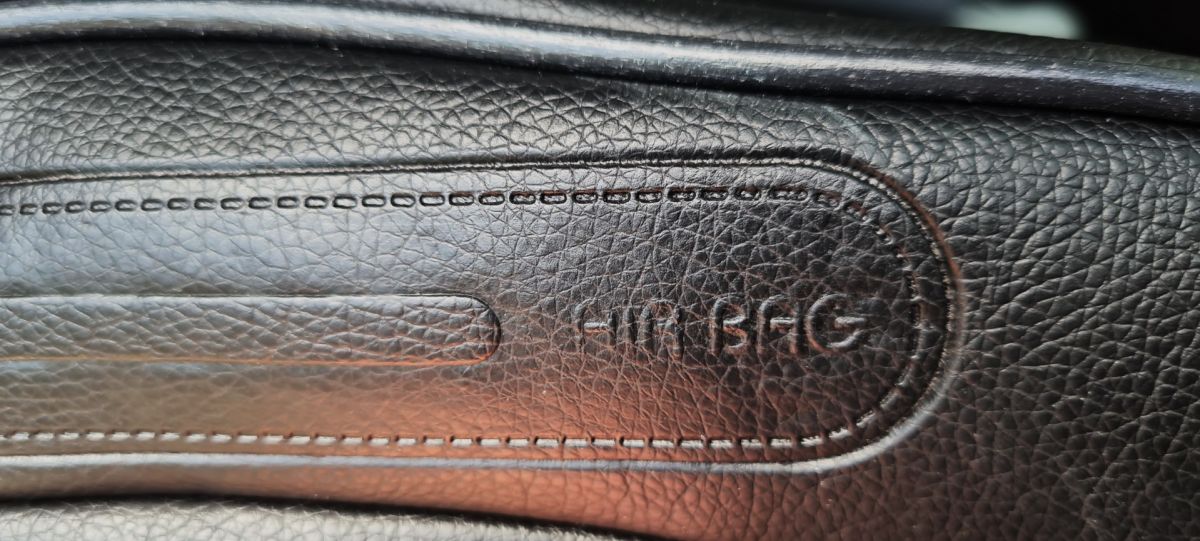 Duster II (2018-2024) - Huse de scaun DELUXE Piele Neagra -compatibile cu cotiera laterala 