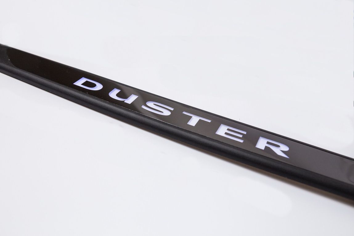 Duster II (2018-2024) - Protectii praguri iluminate (Dacia Original)