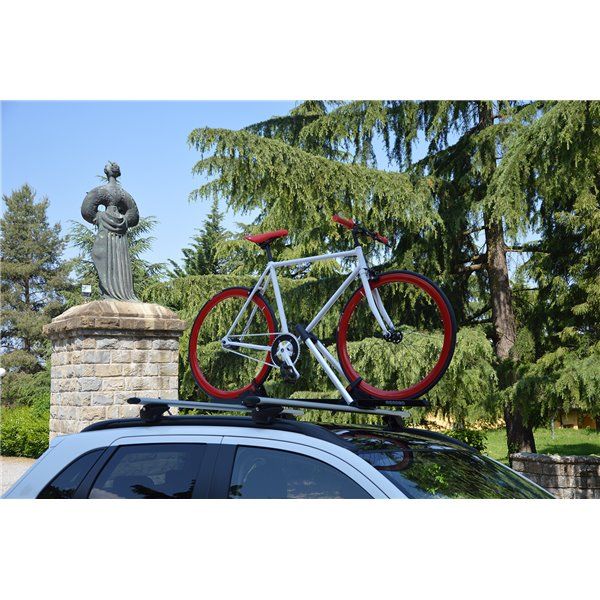 Suport bicicleta Menabo Juza cu prindere pe bare transversale