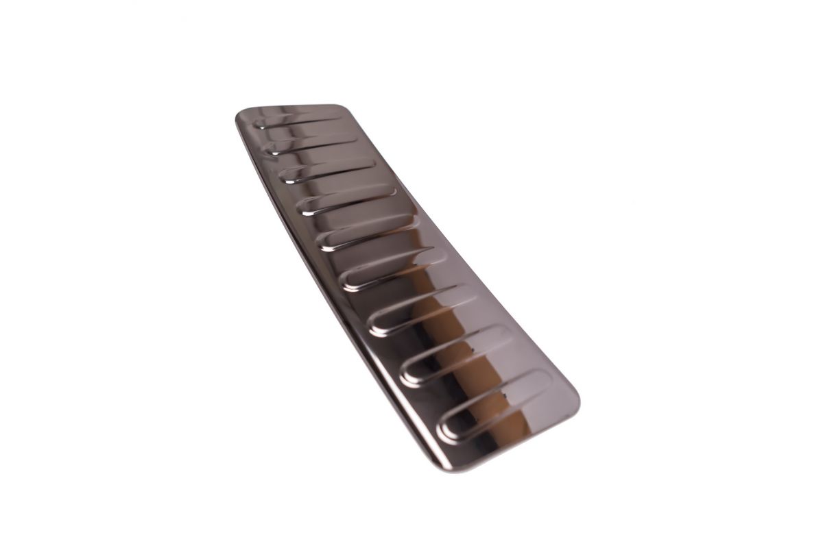Sandero II (2012-2020) - Ornament protectie portbagaj Black Chrome