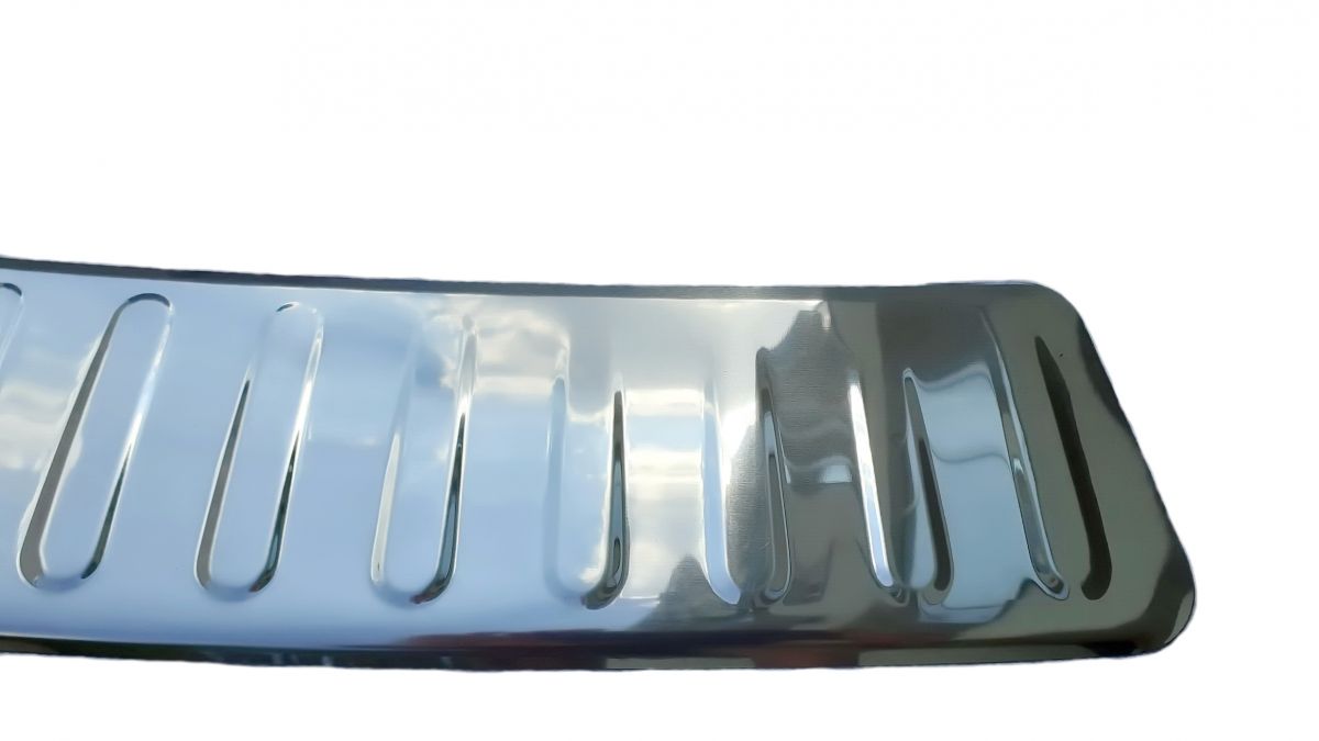 Sandero II (2012-2020) - Ornament protectie portbagaj Glossy Chrome