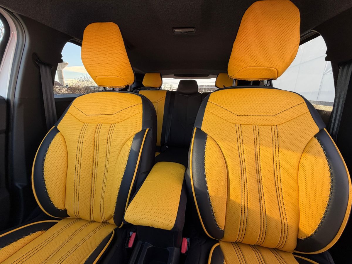 Duster III (2024-2025) - Set Huse scaune Miami yellow - realizate special pentru Duster 3