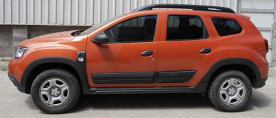 Duster II (2018-2024) - Set Dark Line de protectii de aripi si protectii laterale portiere