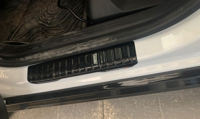 Duster III (2024-2026) - Protectie praguri din inox "Guard" - fata si spate